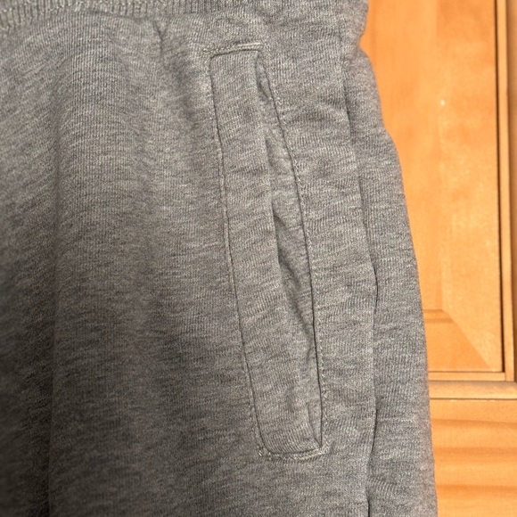 Tommy Hilfliger Men's fleece shorts size xl - Picture 3 of 6